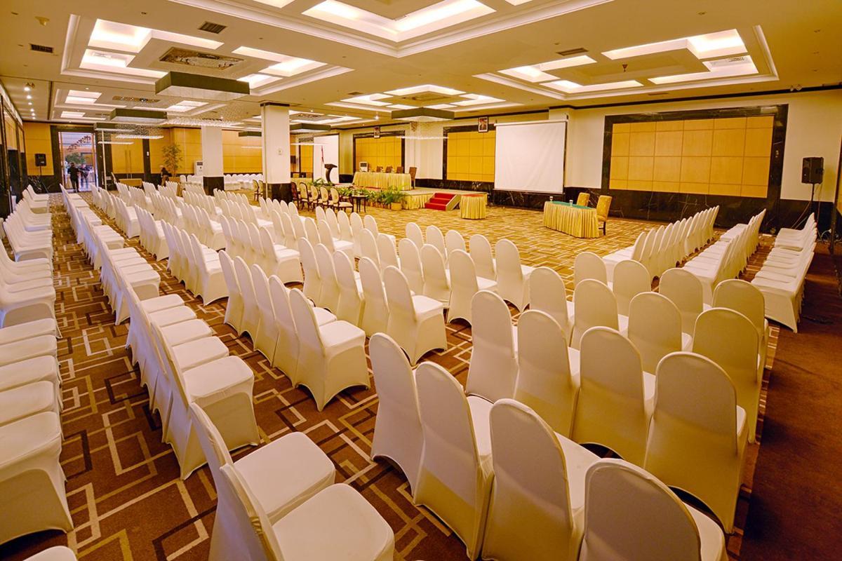Grand Jatra Hotel Pekanbaru Ngoại thất bức ảnh