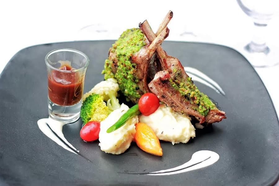 Grand Jatra Hotel Pekanbaru Ngoại thất bức ảnh