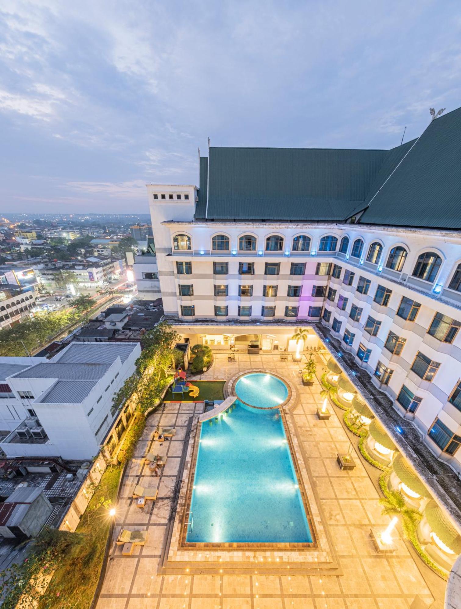 Grand Jatra Hotel Pekanbaru Ngoại thất bức ảnh