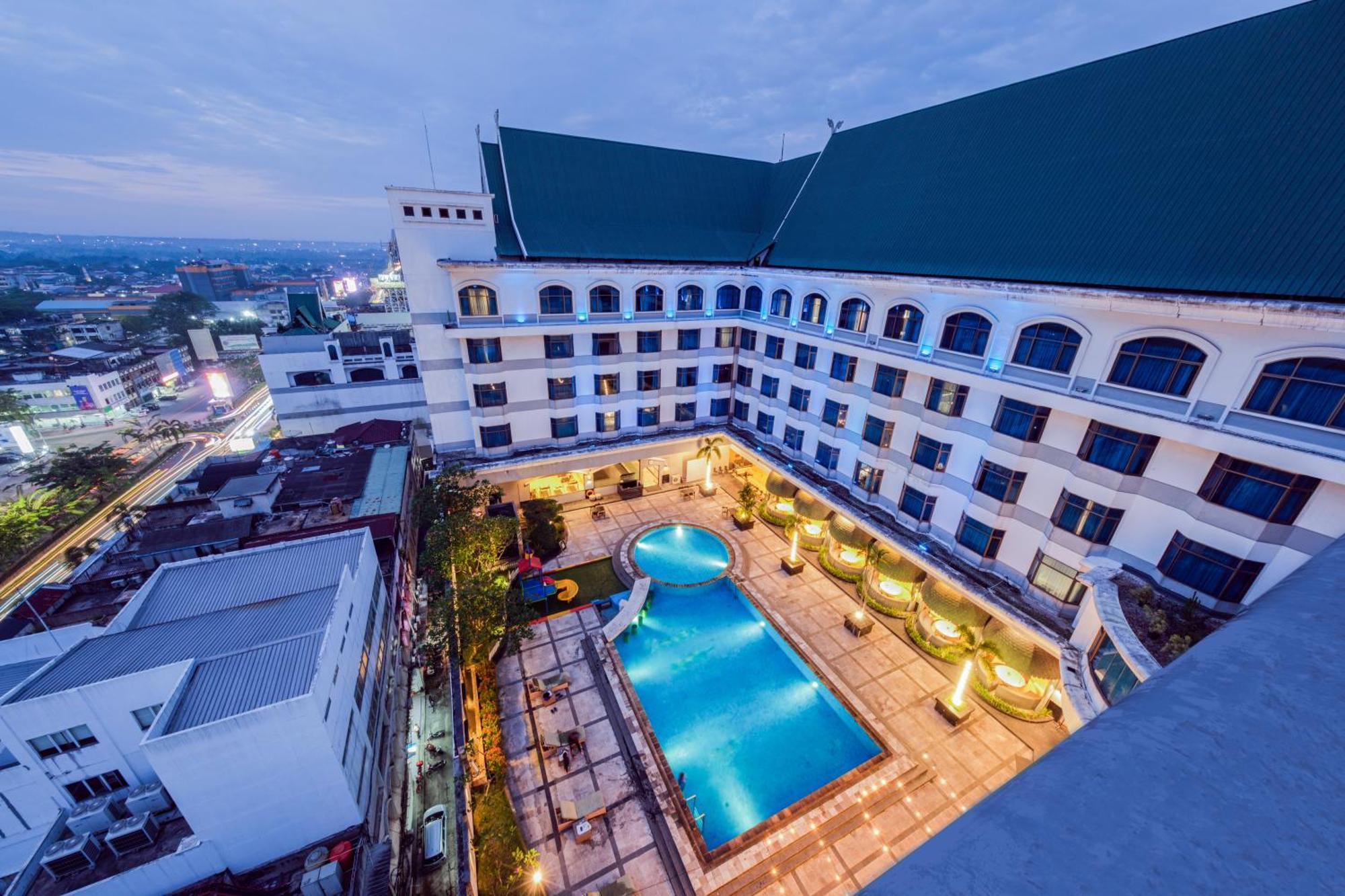 Grand Jatra Hotel Pekanbaru Ngoại thất bức ảnh
