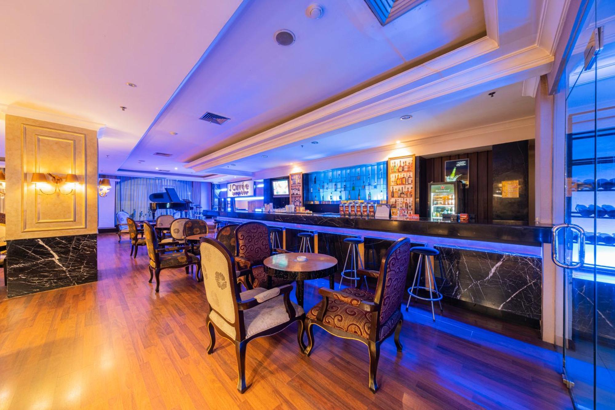 Grand Jatra Hotel Pekanbaru Ngoại thất bức ảnh