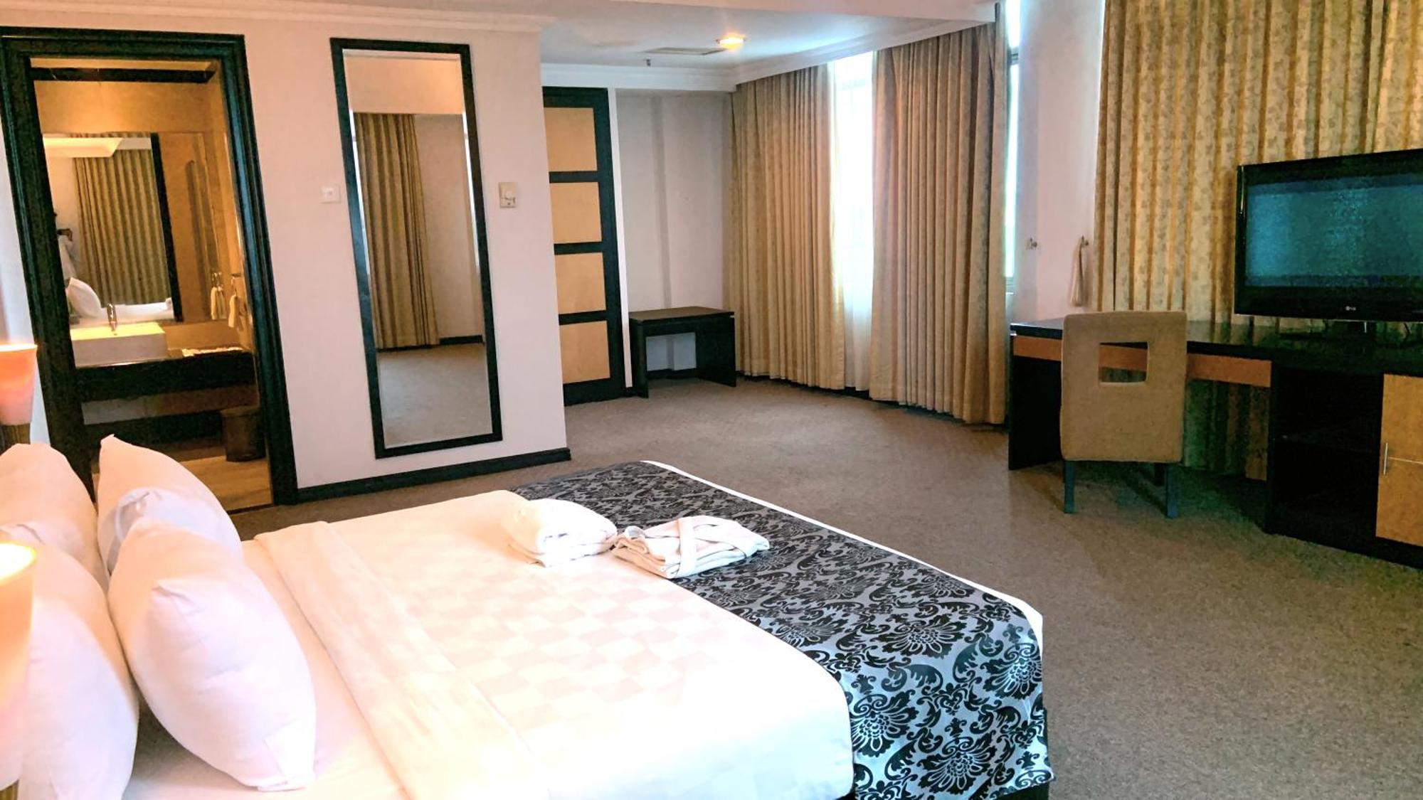 Grand Jatra Hotel Pekanbaru Ngoại thất bức ảnh