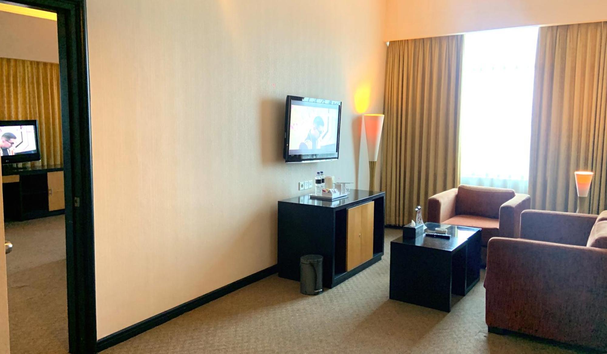 Grand Jatra Hotel Pekanbaru Ngoại thất bức ảnh
